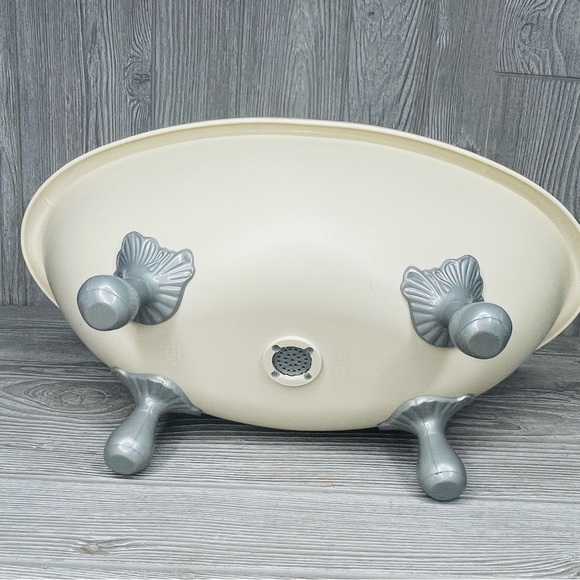 American Girl 18” Claw Foot Bath Tub with Shower Bubbles pretend play set bath - Picture 5 of 12